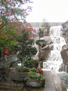 seattle waterfall garden park